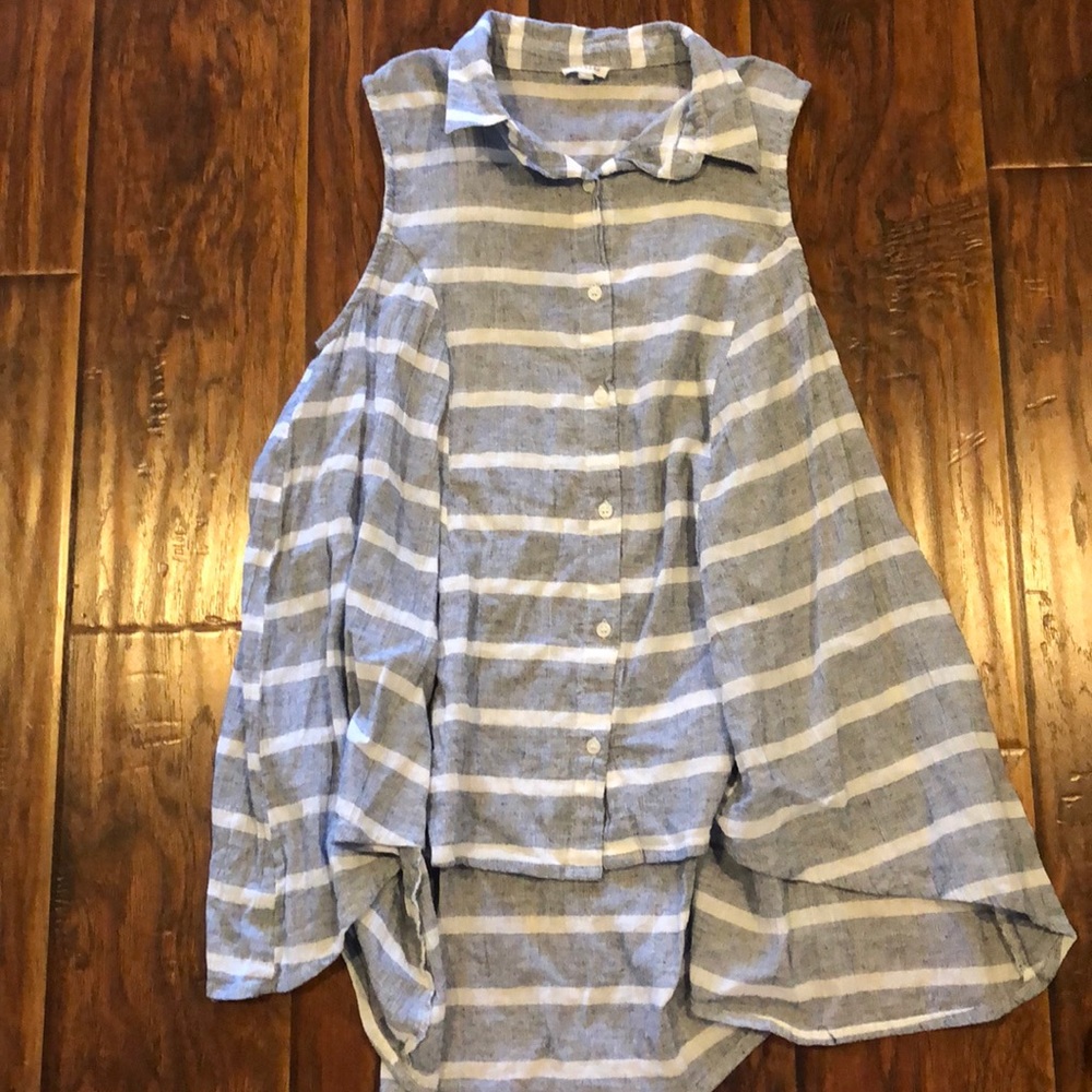 Cute flowy blouse
